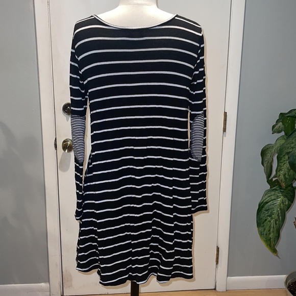 🖤ANTHROPOLOGIE LONG SLEEVE STRIP DRESS🖤 - Picture 4 of 7